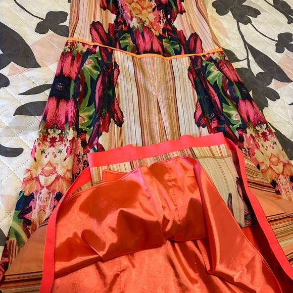 🧡HP🧡 Tahari Dress - Picture 6 of 7